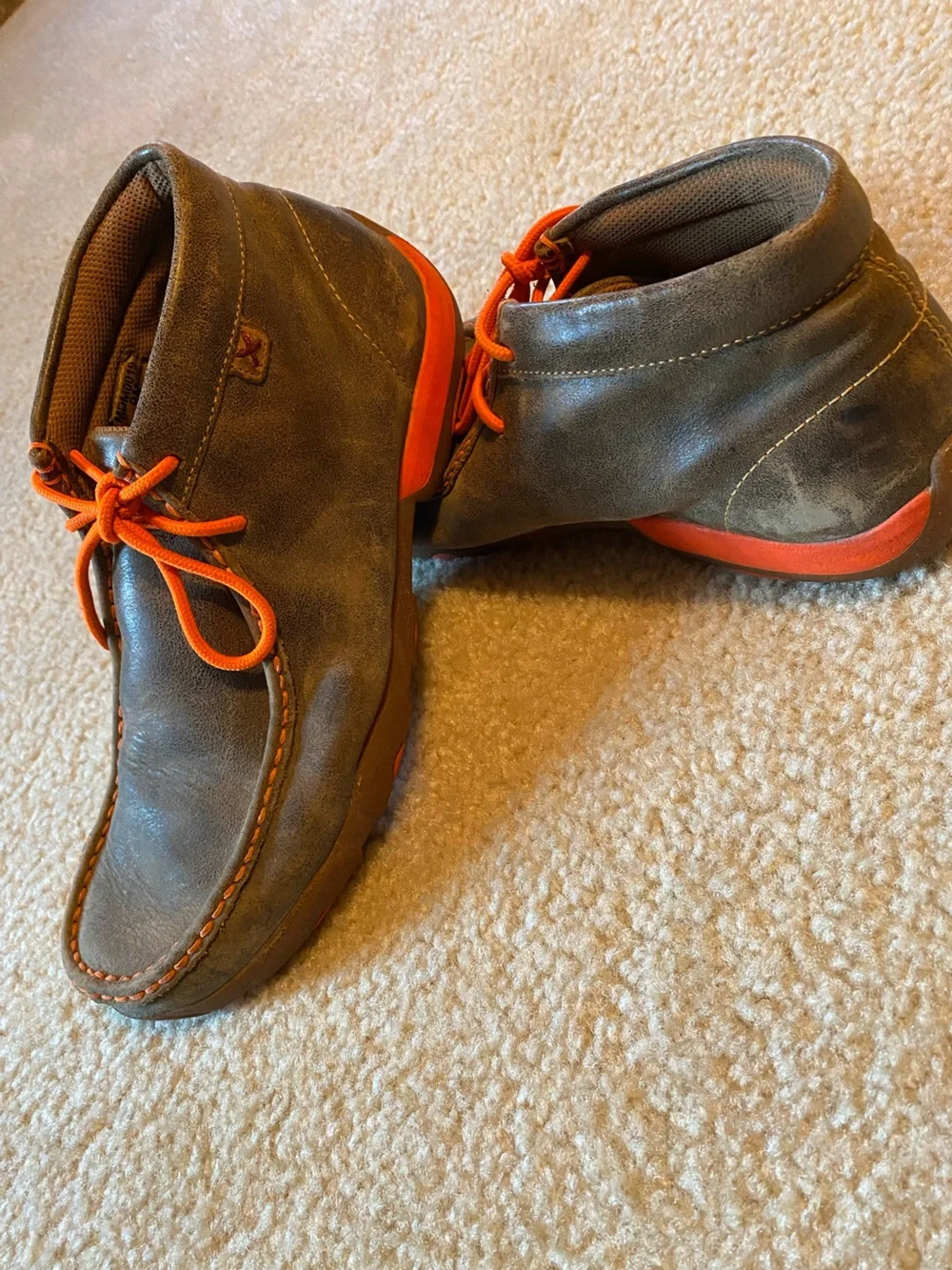 Men's Twisted X Men’s Casual Suede Moc Toe Chukka - Tan with Orange Laces